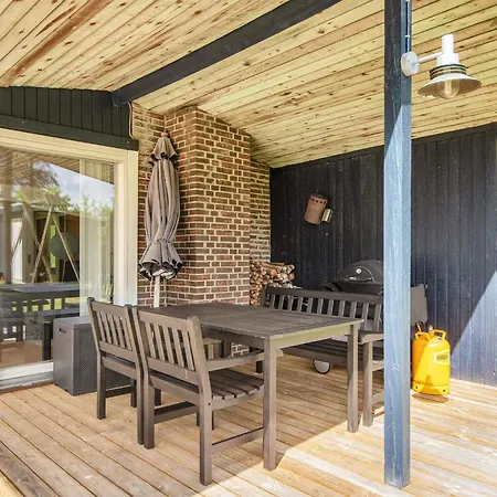 7 Person Holiday In