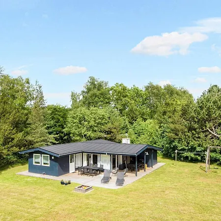 7 Person Holiday In
